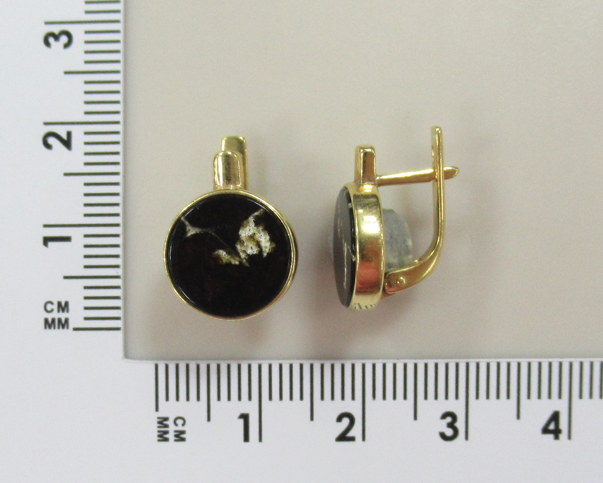 Серебряные серьги с янтарем